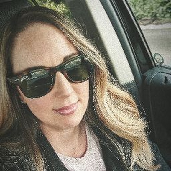 Meet your Posher, Carrie - Picture 1 of 1